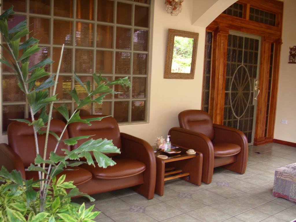 Bed and Breakfast Native Abode Bon Accord Village Экстерьер фото