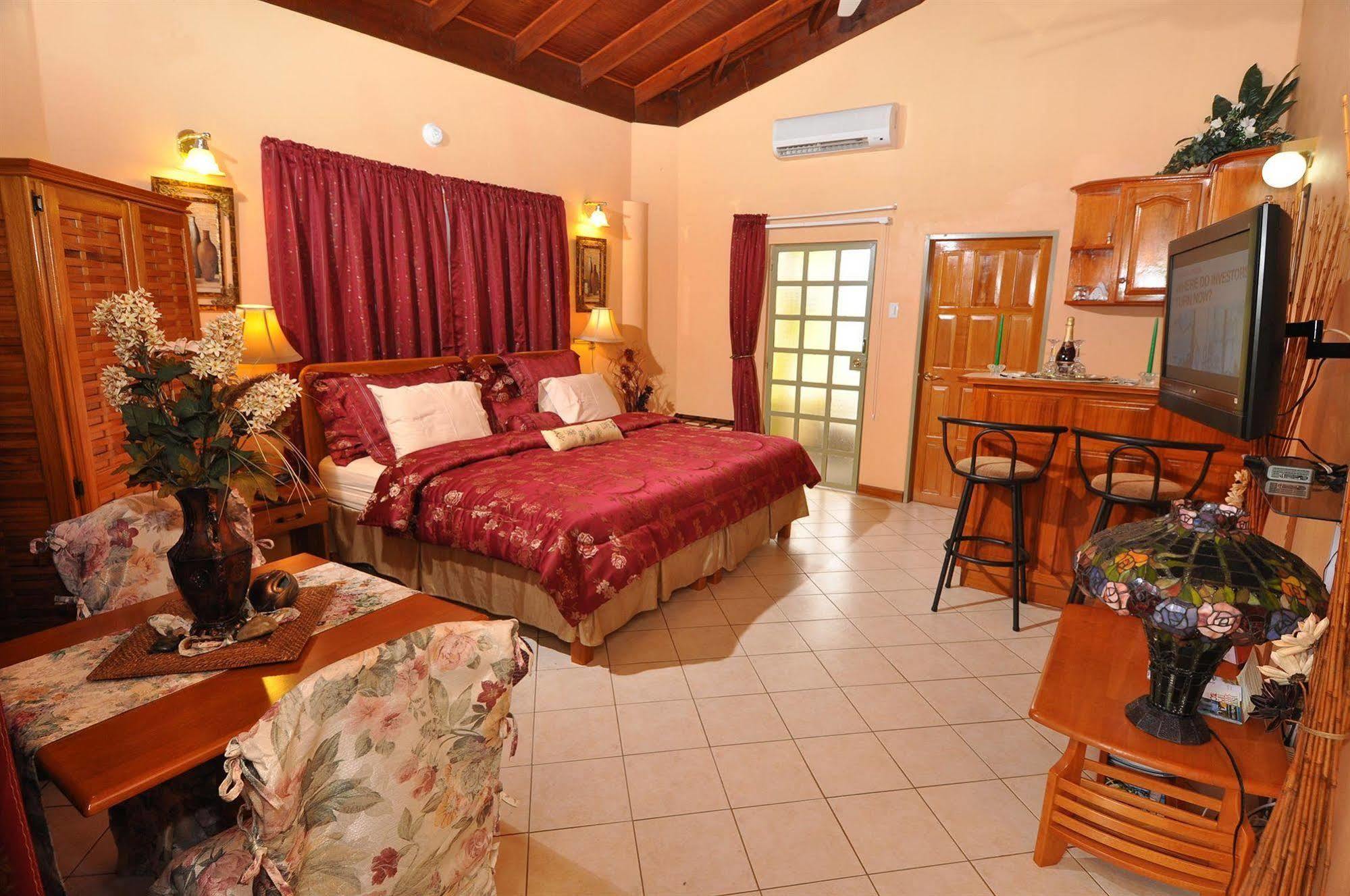 Bed and Breakfast Native Abode Bon Accord Village Экстерьер фото
