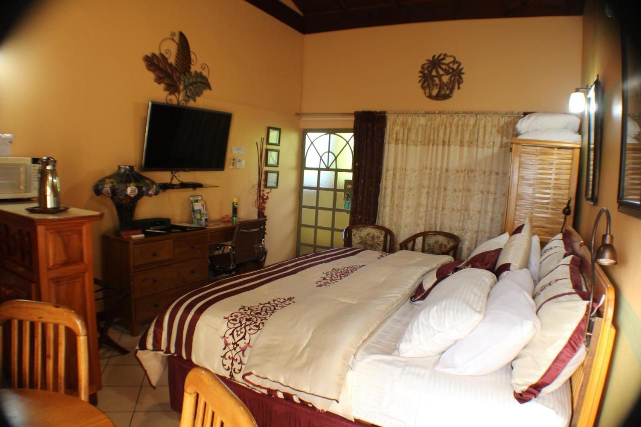 Bed and Breakfast Native Abode Bon Accord Village Экстерьер фото